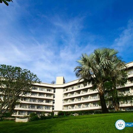 Royal Hills Golf Resort & Spa Nakhon Nayok Buitenkant foto
