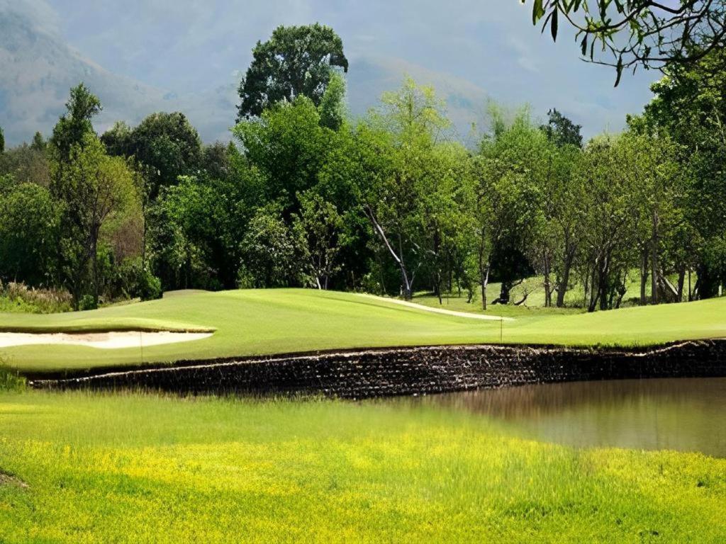 Royal Hills Golf Resort & Spa Nakhon Nayok Buitenkant foto