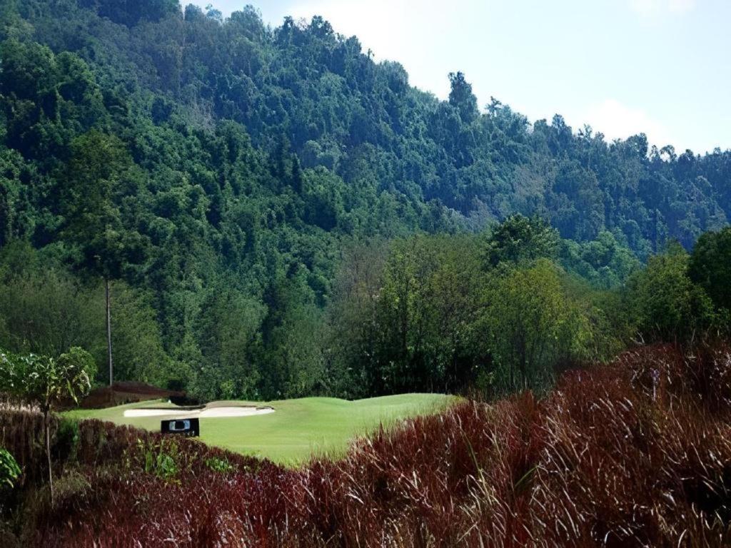 Royal Hills Golf Resort & Spa Nakhon Nayok Buitenkant foto
