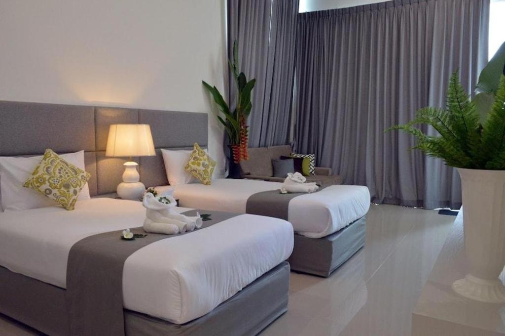 Royal Hills Golf Resort & Spa Nakhon Nayok Buitenkant foto