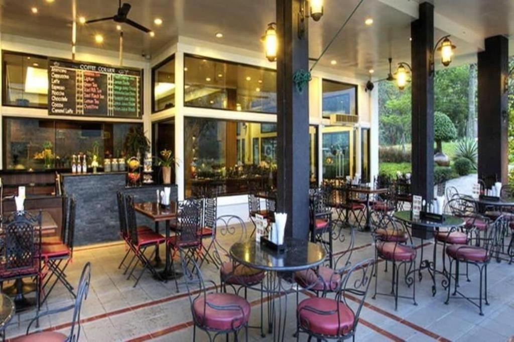 Royal Hills Golf Resort & Spa Nakhon Nayok Buitenkant foto