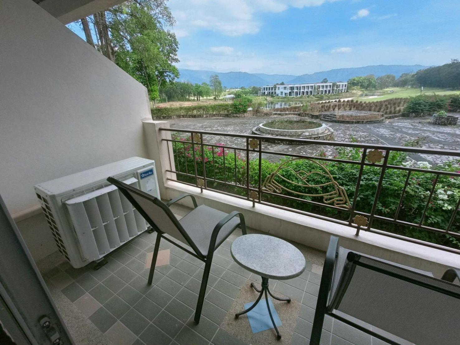 Royal Hills Golf Resort & Spa Nakhon Nayok Buitenkant foto