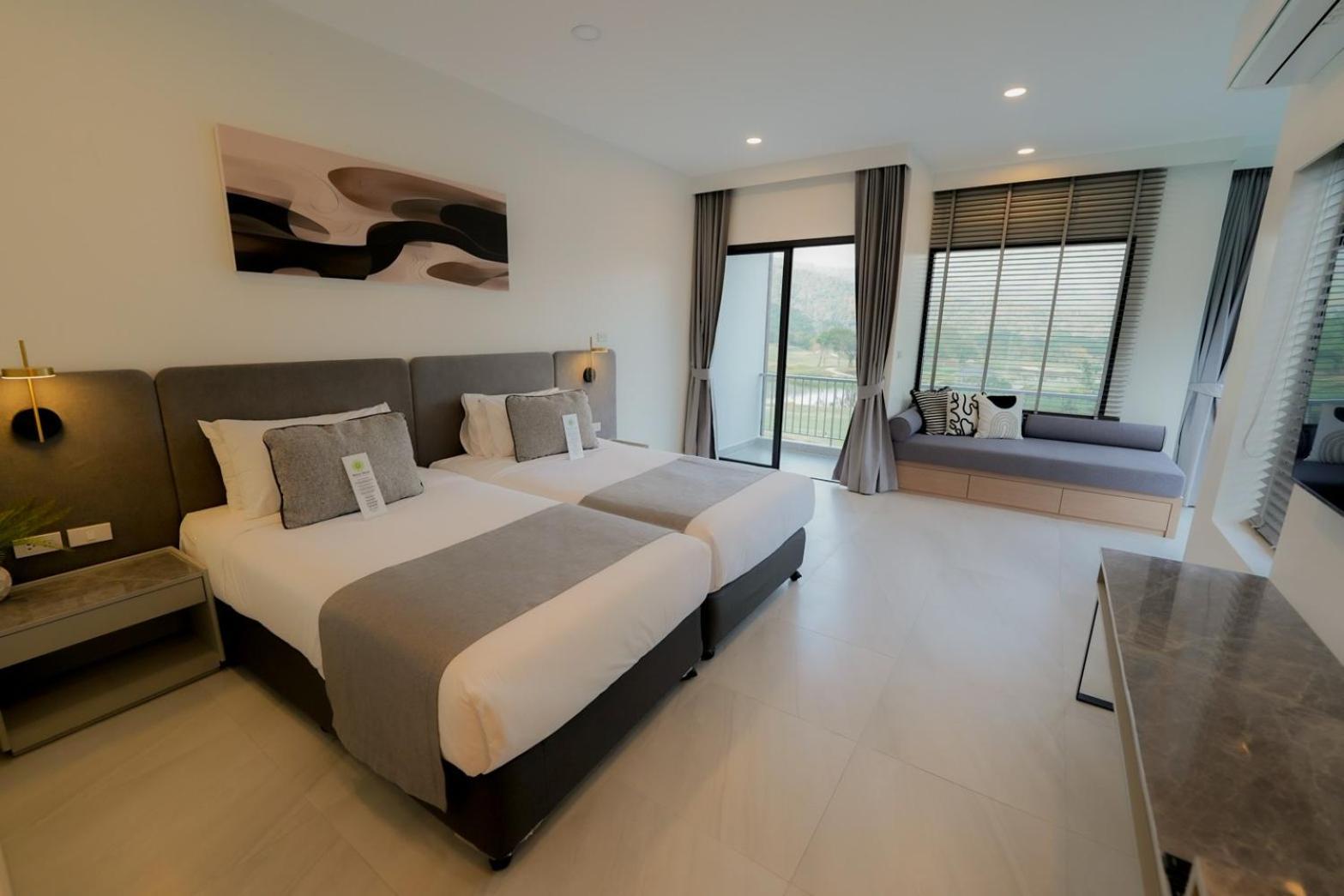 Royal Hills Golf Resort & Spa Nakhon Nayok Buitenkant foto