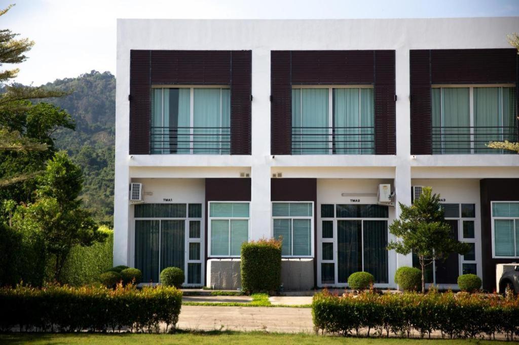 Royal Hills Golf Resort & Spa Nakhon Nayok Buitenkant foto