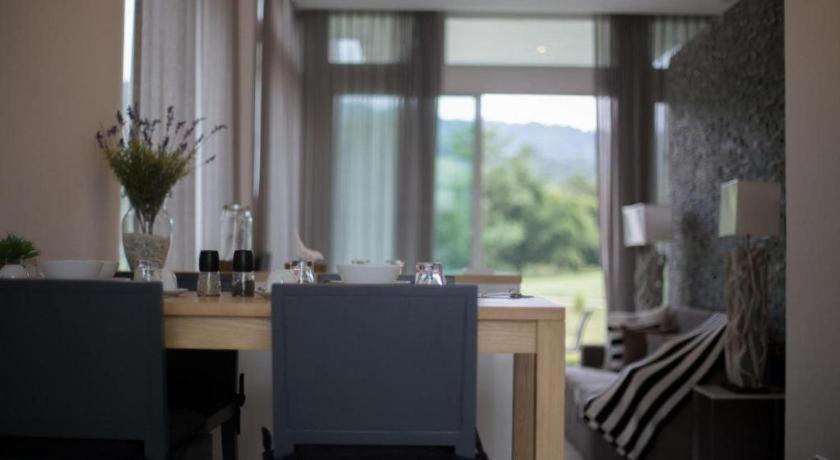 Royal Hills Golf Resort & Spa Nakhon Nayok Buitenkant foto